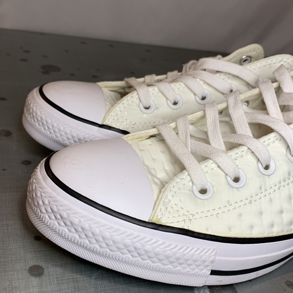 Converse low tops NWOT - Picture 5 of 7
